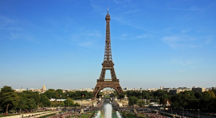 Un muro de cristal protegerá la Torre Eiffel