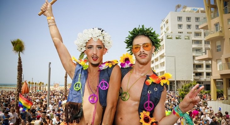 Participantes en el desfile del Orgullo Gay