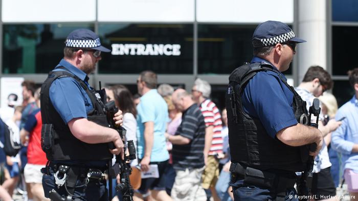 Policía en un evento multitudinario en Reino Unido