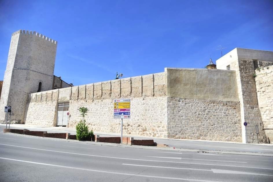 Un recorrido por la Muralla de Teruel, nuevo atractivo turístico
