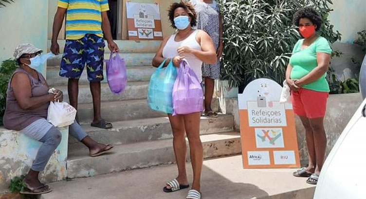 RIU entrega más de 27.000 menús en Cabo Verde a familias perjudicadas por el Covid-19
