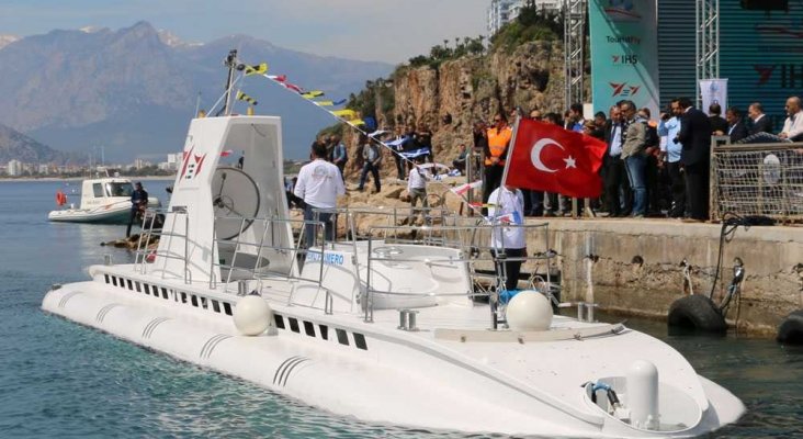 Antalya estrena el primer submarino turístico del Mediterráneo