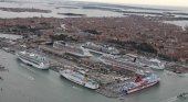 Las líneas de cruceros abandonan Venecia