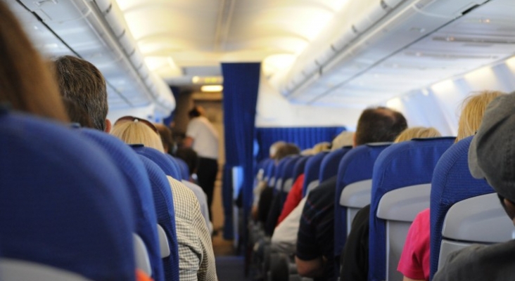 Pasajeros de un avión Pasajeros de un avión