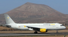 Vueling abre tres nuevas rutas directas entre Canarias y Londres