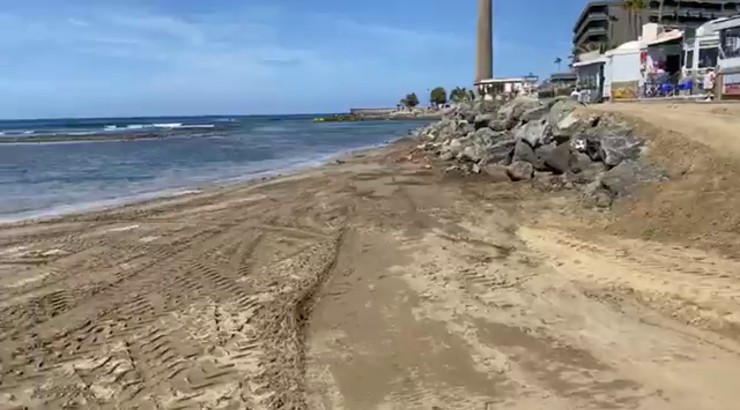 Captura del vídeo en el que se denuncia la escollera