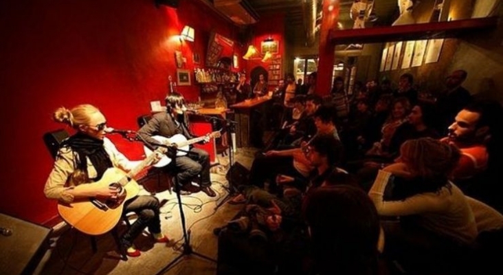 La música en vivo vuelve a los bares, cafeterías y restaurantes de Barcelona