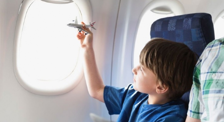 Los niños en los aviones y la información asimétrica