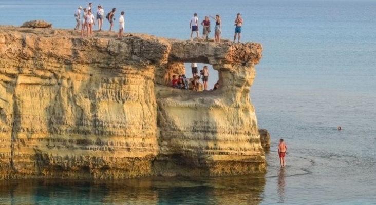 Chipre abrirá sus fronteras sin ninguna restricción a turistas vacunados el 10 de mayo