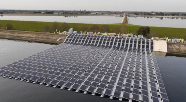 Londres acoge la mayor planta solar flotante de Europa y apuesta por la energía solar Londres acoge la mayor planta solar flotante de Europa y apuesta por la energía solar