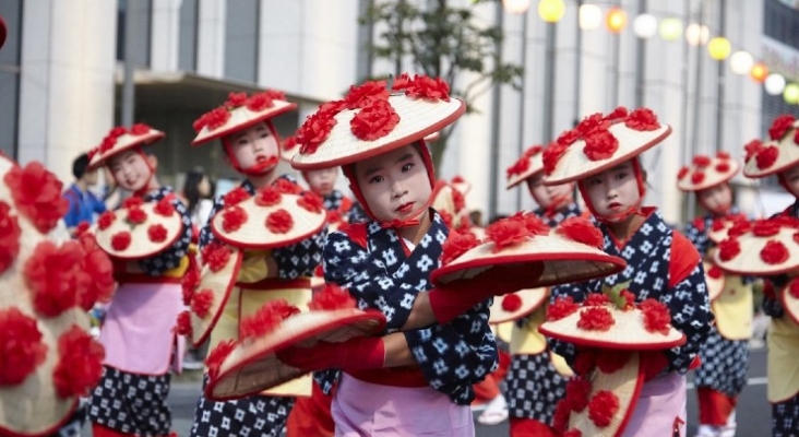 HanagasaFestival ©JNTO