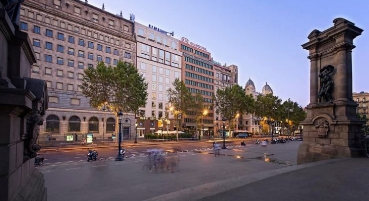 Foto del exterior del Hotel Olivia Plaza ubicado en la plaza Catalunya de Barcelona | Oliviahotels
