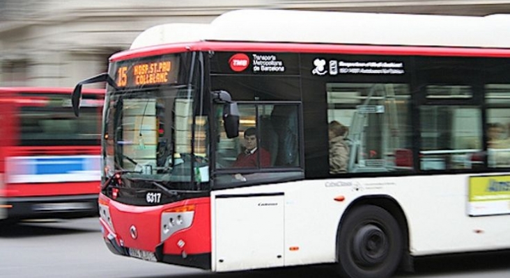 Tras la huelga del lunes en el metro de Barcelona, los conductores de autobuses realizaron paros ayer. Foto de barcelonaaldia.com