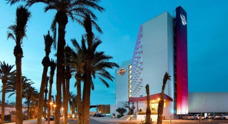 Hard Rock Hotel Ibiza, ubicado en la Playa d'en Bossa | Foto palladiumhotelgroup.com