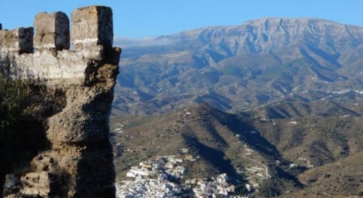 90 castillos medievales malagueños en el olvido