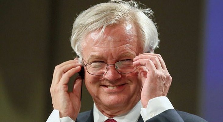 David Davis garantiza la cobertura sanitaria de todos los británicos en Europa