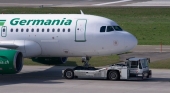 Germania celebra su 30º aniversario con su Boeing 737 aterrizando en Gatwick