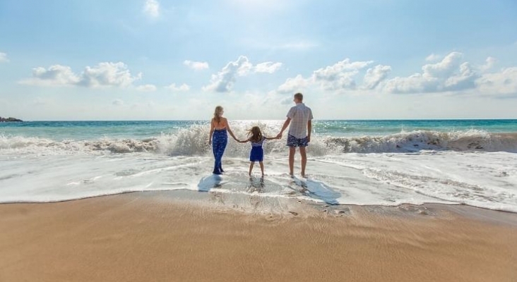 Los padres británicos solicitan la impugnación de multas por vacaciones durante el período escolar