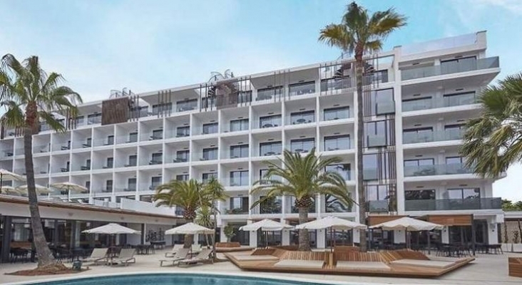 Formentor Capital negocia la compra de la cadena Ferrer Hotels | Foto Hotel Caprice Puerto Alcudia, la 'joya de la corona' de Ferrer Hotels