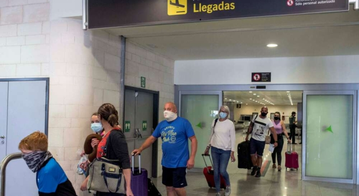 Turistas llegando a España