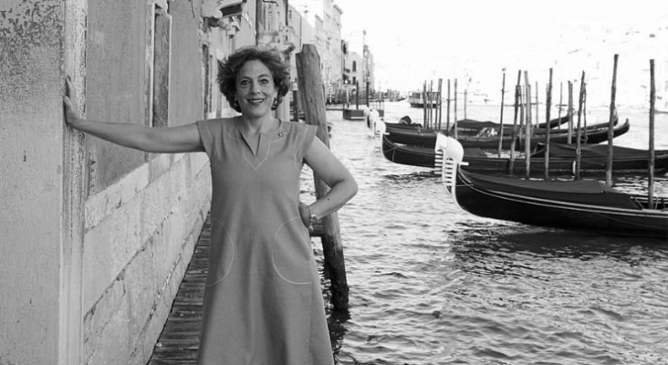 Jane Da Mosto, la bióloga que protesta contra los cruceros en Venecia desde su barca a remos |Fotografía points-of-contact.com