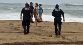 Los turistas desafían al huracán Enrique en las costas del Pacífico mexicano|Foto: Unomasuno