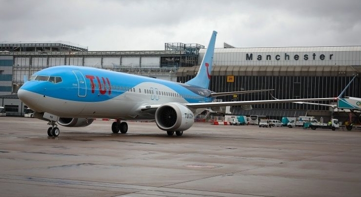 Avión Boeing 737 MAX de TUI Airways en el aeropuerto de Mánchester. Foto TUI.