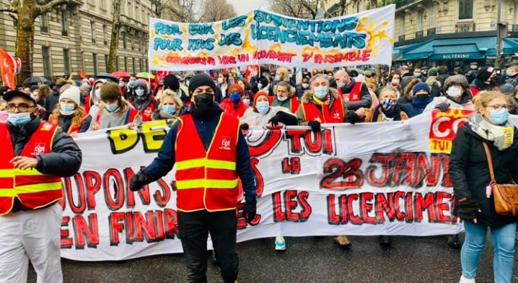 Trabajadores de TUI France en una manifestación | Foto: CGT TUI France vía Facebook