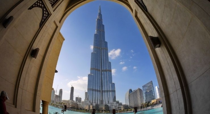Emirates nos invita a volar desde el edificio más alto del mundo