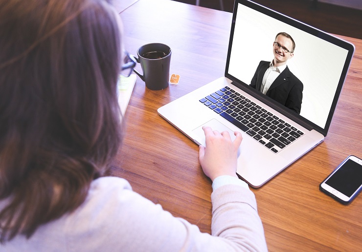 Los millennials, que teletrabajaron durante la pandemia, se han vuelto más exigentes en cuanto a sus condiciones laborales Los millennials, que teletrabajaron durante la pandemia, se han vuelto más exigentes en cuanto a sus condiciones laborales