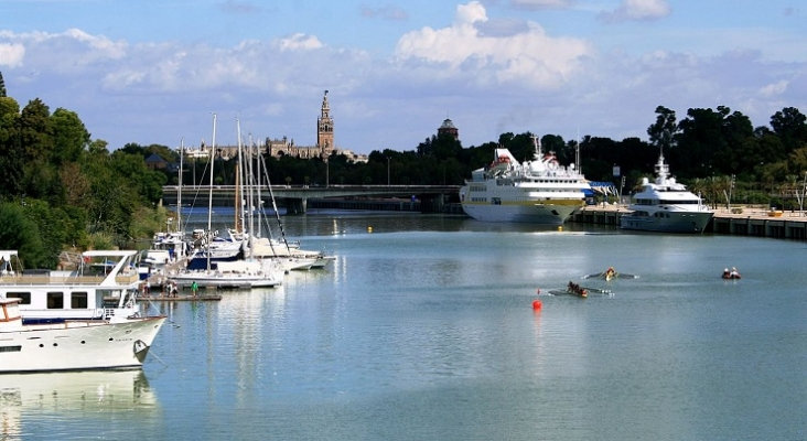 Barcos en el Puerto de Sevilla|Foto: Traianeum (CC BY SA 3.0)