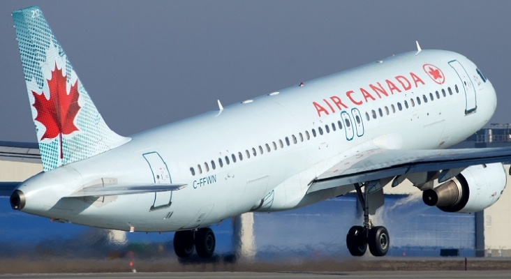 Air Canadá, primera aerolínea en reanudar los vuelos hacia Cancún (México)