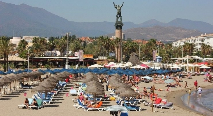 La patronal hotelera de Costa del Sol reclama que se amplíen los ERTES hasta Semana Santa 2022 | foto: Playa de Marbella, Málaga