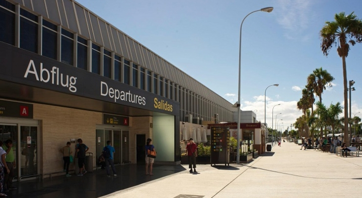 Terminal de Salidas del Aeropuerto Tenerife Sur Foto Ashotel