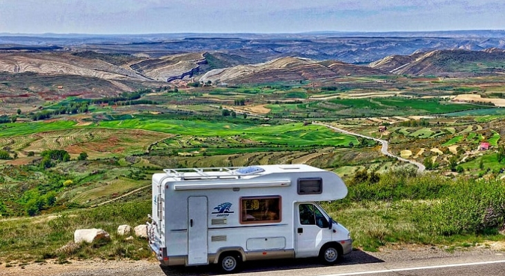 El auge del turismo de autocaravana provoca un intenso debate en Galicia 