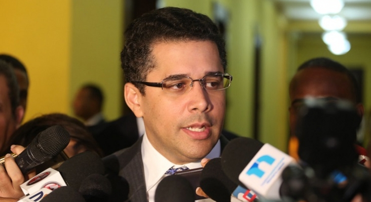 Inversores españoles premian la labor del ministro de Turismo dominicano 