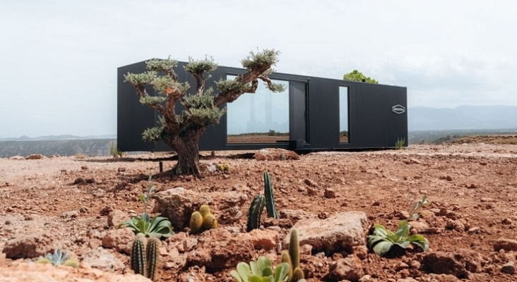 El primer hotel cápsula 100% autosuficiente llega al desierto de Granada