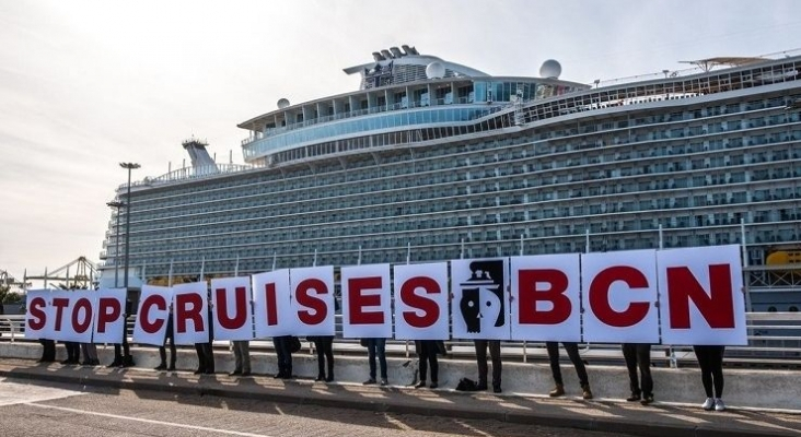 El sector de los cruceros se defiende ante las acusaciones de contaminación. Foto Protesta de Ecologistas en Acción