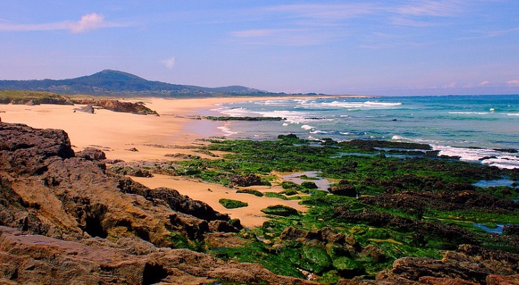 Vista de una playa en Galicia