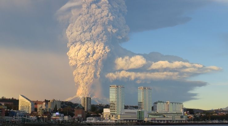 Erupción del volcán Calbuco, Chile. Foto de Wikimedia Commons (CC BY SA 2.0)
