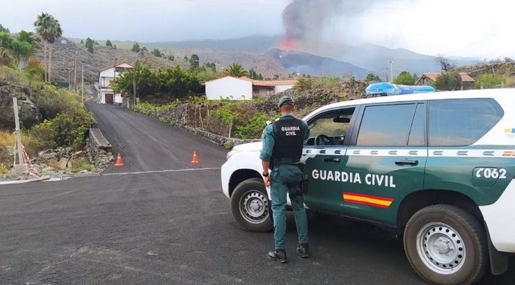 Momento crítico para cientos de familias en La Palma.Foto vía Twitter (@lapalmarss)