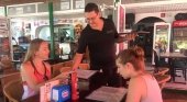 El ‘solo adultos’ gana la batalla al turismo familiar en Ibiza