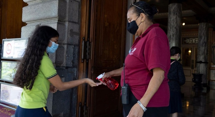 Costa Rica exigirá certificado de vacunación para acceder a hoteles y restaurantes