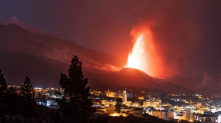 Vista del volcán de noche | Foto: TUI
