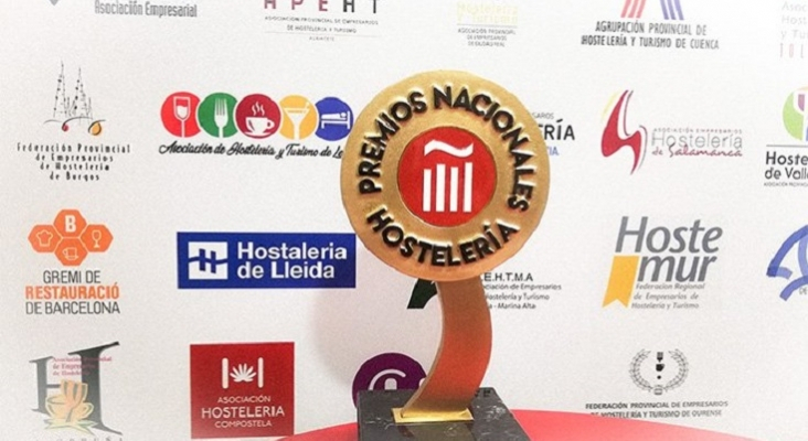 Estatuilla de los Premios Nacionales de Hostelería Foto Hostelería Digital