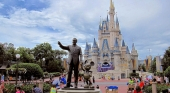 Walt Disney con Mickey Mouse en Walt Disney World Resort, Florida (EE. UU.) | Anna (CC BY-SA 4.0)