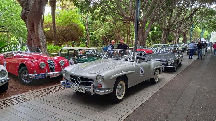 Concentración en el Parque García Sanabria (Santa Cruz de Tenerife) | Foto: Clásica de Tenerife