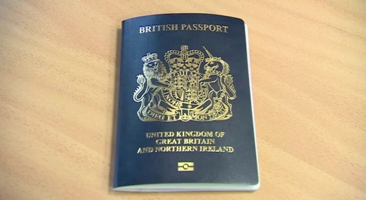 Miles de británicos ven peligrar sus escapadas invernales por retrasos en la entrega de pasaportes