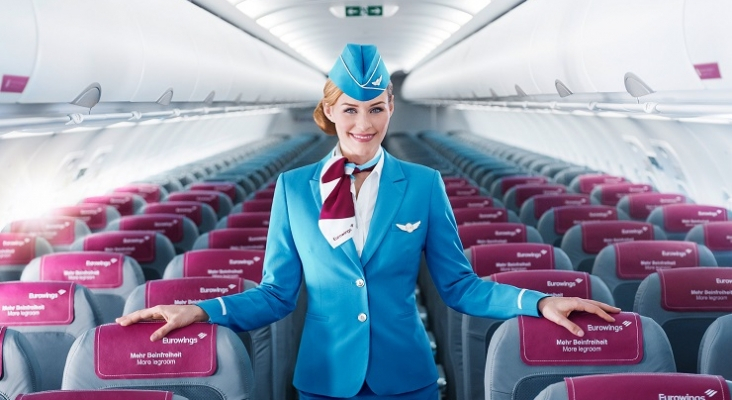 Tripulante de cabina en avión de Eurowings