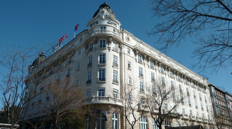 Hotel Ritz en Madrid, uno de los hoteles reformados en 2021 | Foto Wikimedia Commons (CC BY SA 3.0) Hotel Ritz en Madrid, uno de los hoteles reformados en 2021 | Foto Wikimedia Commons (CC BY SA 3.0)